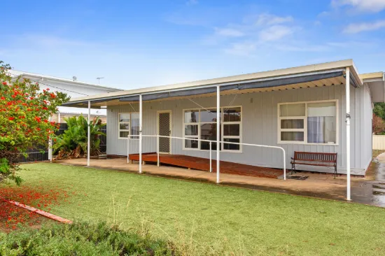 12 Dalling Street, Port Broughton, SA 5522