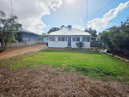 12 Dargai Street, Moora, WA 6510