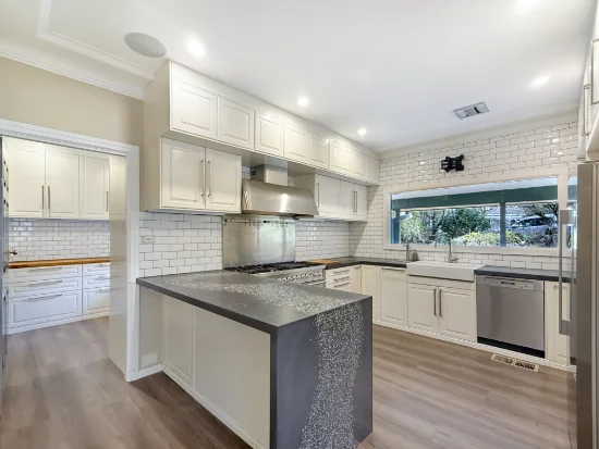 12 Davies Avenue, Springwood, NSW 2777