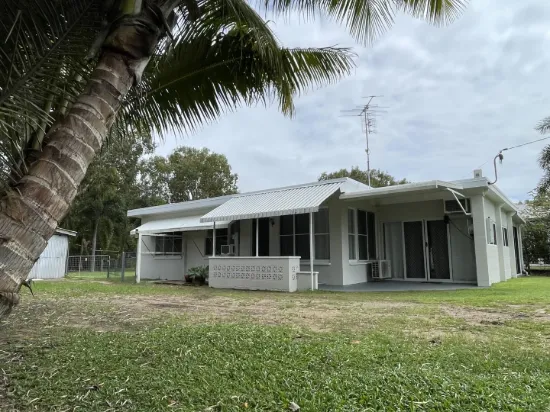 12 Dolphin Crescent, Taylors Beach, Qld 4850