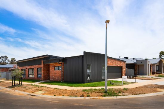 12 Elstead Drive, Strathdale, Vic 3550
