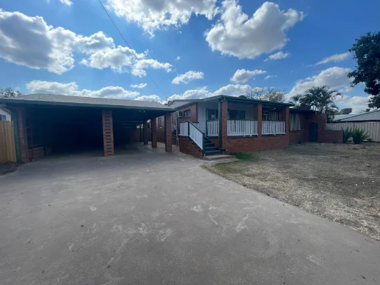 12 Expeller Ct, Emerald, Qld 4720