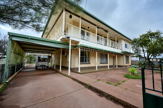 12 Fifth Street, Quorn, SA 5433