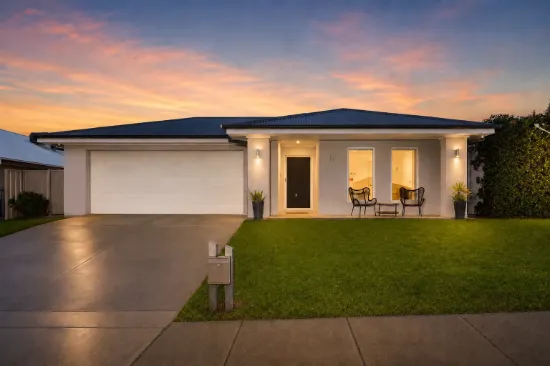 12 Flack Crescent, Boorooma, NSW 2650