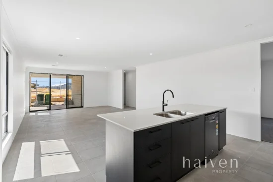 12 GLADSTONE APPROACH, Lakelands, WA 6180