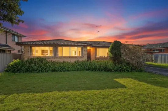 12 Glenbrook Crescent, Georges Hall, NSW 2198