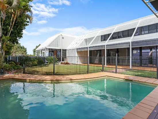 12 Hakea Crescent, Chapel Hill, Qld 4069