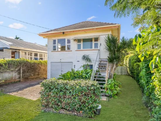 12 Herbert Street, Scarborough, Qld 4020