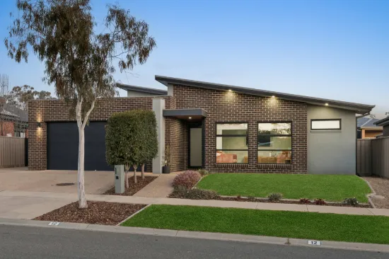 12 Hereford Drive, Ascot, Vic 3551