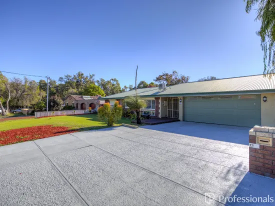 12 Hibiscus Drive, Forrestfield, WA 6058