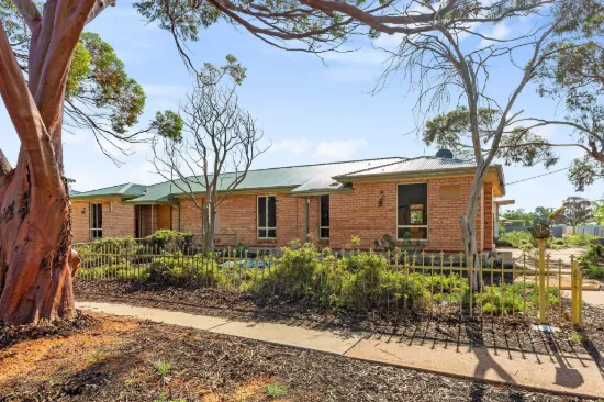 12 Hughes Street, Whyalla Stuart, SA 5608