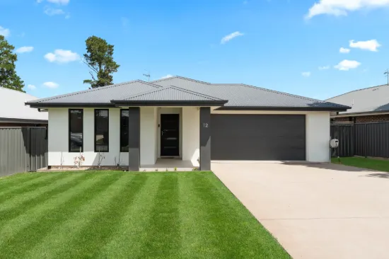12 Huxtable place, Goulburn, NSW 2580