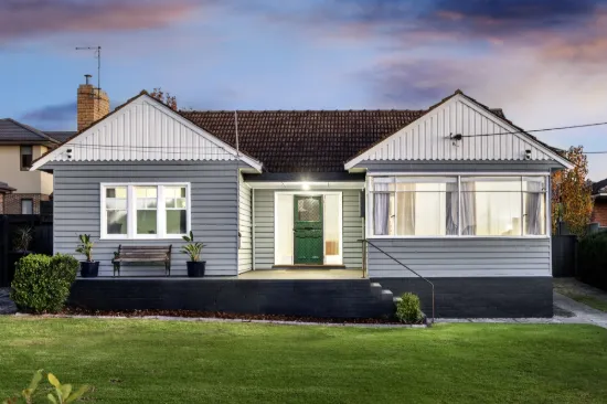 12 Ian Grove, Mount Waverley, Vic 3149