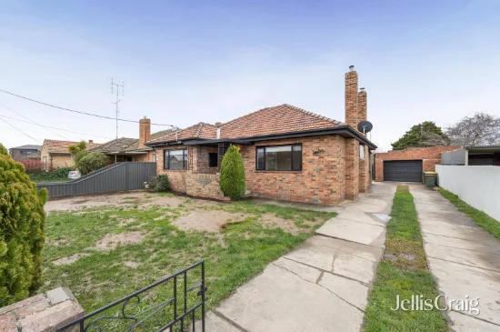 12 Iris Avenue, Wendouree, Vic 3355