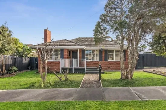 12 Karella Crescent, Mornington, Vic 3931
