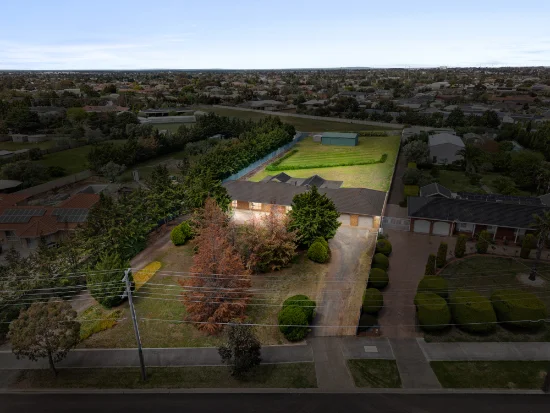 12 Kingston Boulevard, Hoppers Crossing, Vic 3029 - For Sale