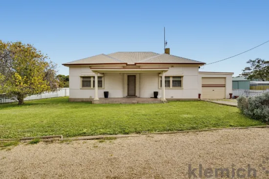 12 Lamshed Street, Maitland, SA 5573