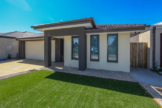 12 Leafy Circuit, Cranbourne East, Vic 3977
