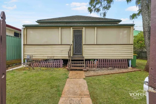 12 Link Street, North Toowoomba, Qld 4350