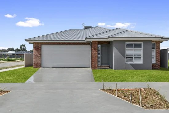 12 Livingston Blvd, Benalla, Vic 3672