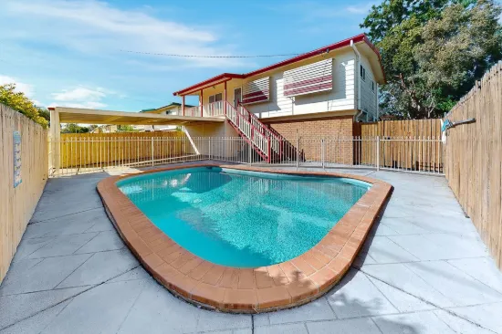 12 Longland Street, Redcliffe, Qld 4020