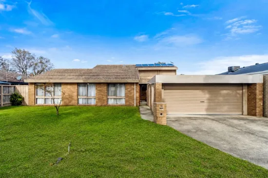 12 Lucas Crescent, Seaford, Vic 3198