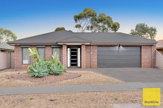 12 Mckenzie Crescent, Hoppers Crossing, Vic 3029