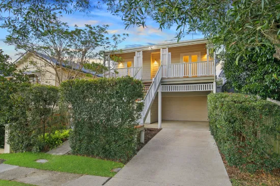 12 Melbourne Avenue, Camp Hill, Qld 4152