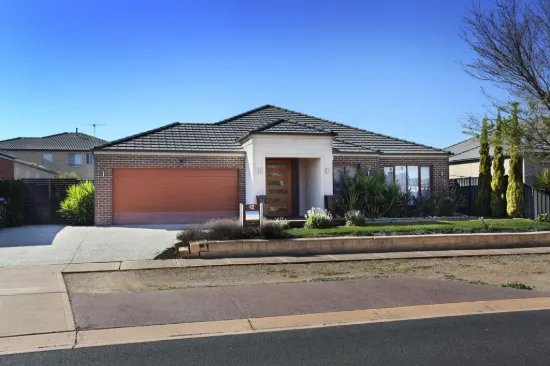 12 Moncrieff Pde, Point Cook, Vic 3030