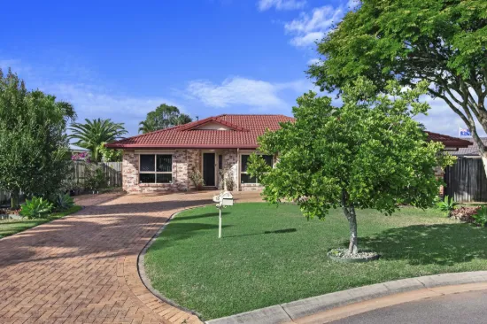 12 Montrose Close, Point Vernon, Qld 4655
