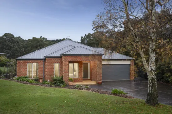 12 Muir Court, Romsey, Vic 3434