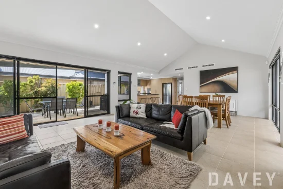 12 O'Mara Boulevard, Iluka, WA 6028