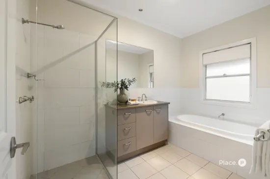 12 Oxley Terrace, Corinda, Qld 4075-Image