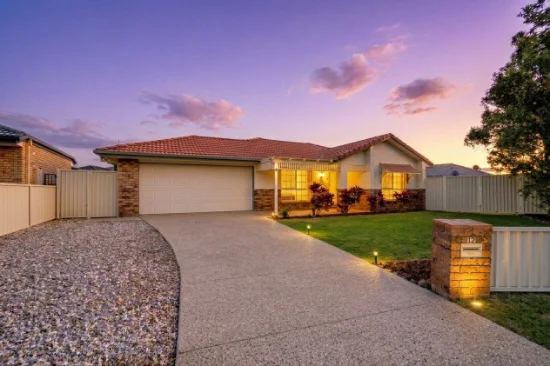 12 Queenscliff Court, Sandstone Point, Qld 4511 - For Sale