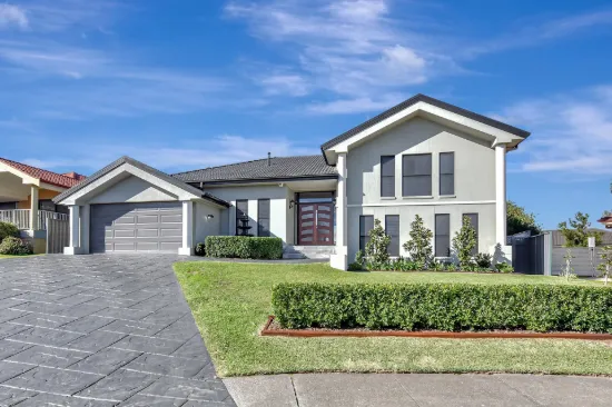 12 Radiata Close, Fletcher, NSW 2287