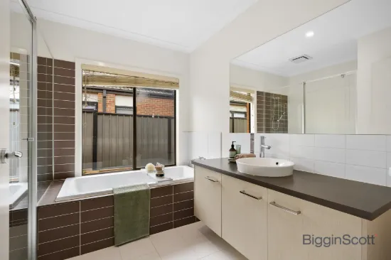 12 Redcliffe Parade, Tarneit, Vic 3029-Image