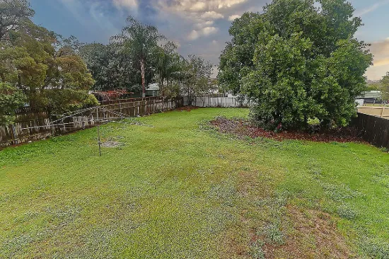 12 Siemons Street, One Mile, Qld 4305