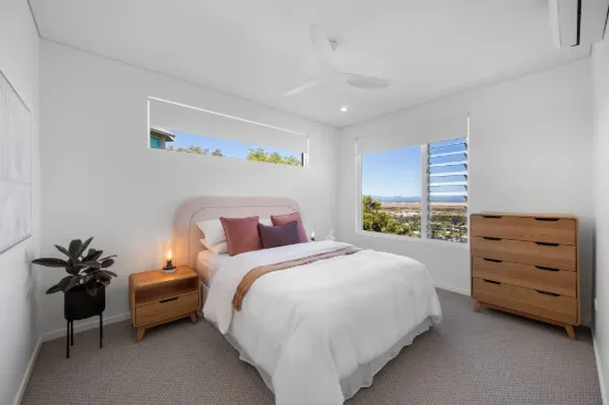 12 The Point, Castle Hill, Qld 4810-Image