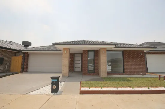 12 Tooronga Drive, Mickleham, Vic 3064