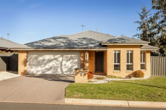 12 Weissel Court, Thurgoona, NSW 2640