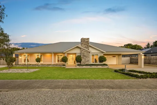 12 Wilson Place, Gisborne, Vic 3437