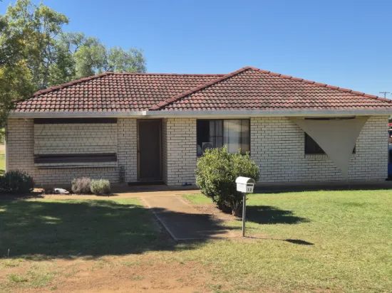 12 Windsor Circle, Kingaroy, Qld 4610