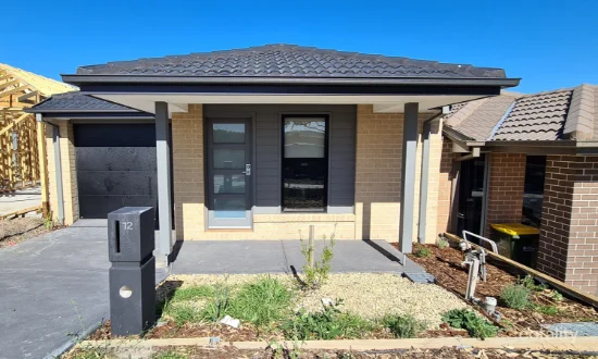 12 Woodoak St, South Morang, Vic 3752