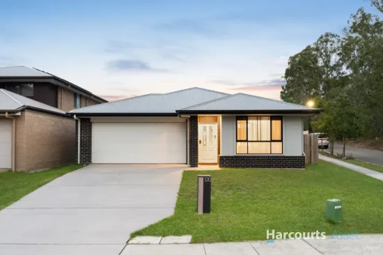 120 Bloomfield Esplanade, South Maclean, Qld 4280
