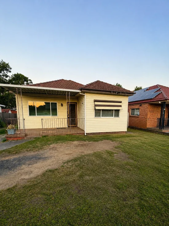 121 Centenary Road, South Wentworthville, NSW 2145