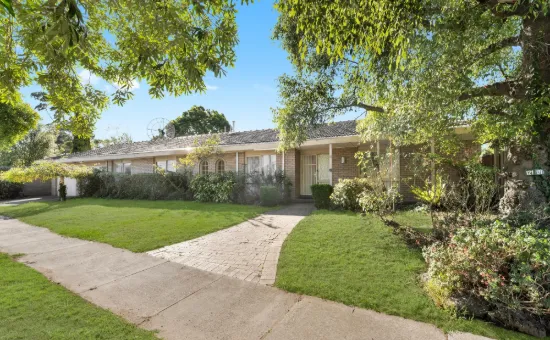 121 Lawrence Road, Mount Waverley, Vic 3149