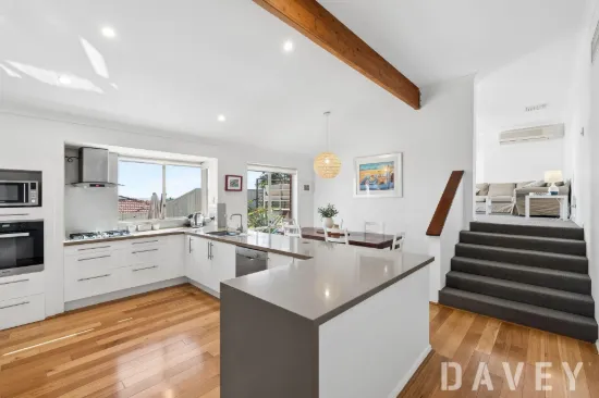 121 Waterford Drive, Hillarys, WA 6025