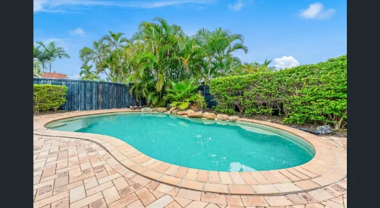 122 MONTEREY KEYS DR, Helensvale, Qld 4212