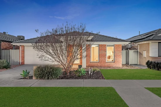 122 Nelson Street, Cranbourne East VIC 3977-Image