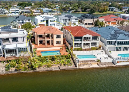 122 Sir Bruce Small Boulevard, Benowa Waters, Qld 4217